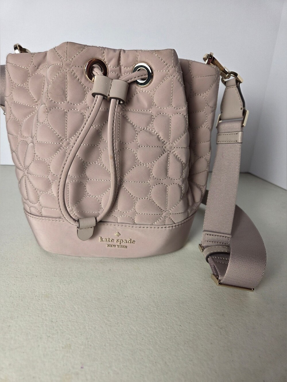 Kate Spade Purse Cozy Gray Flower Quilted Bucket Bag Crossbody